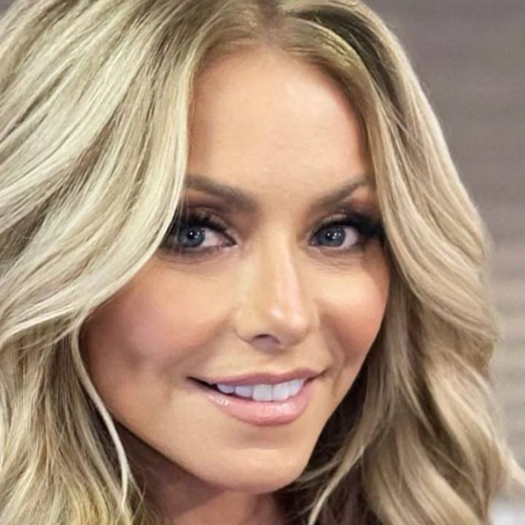 Kelly Ripa's lips and cheekbones are front and center after epic transformation