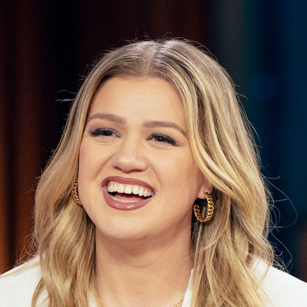 Kelly Clarkson, 41, wows in white as she emphasizes trim physique ahead of exciting evening