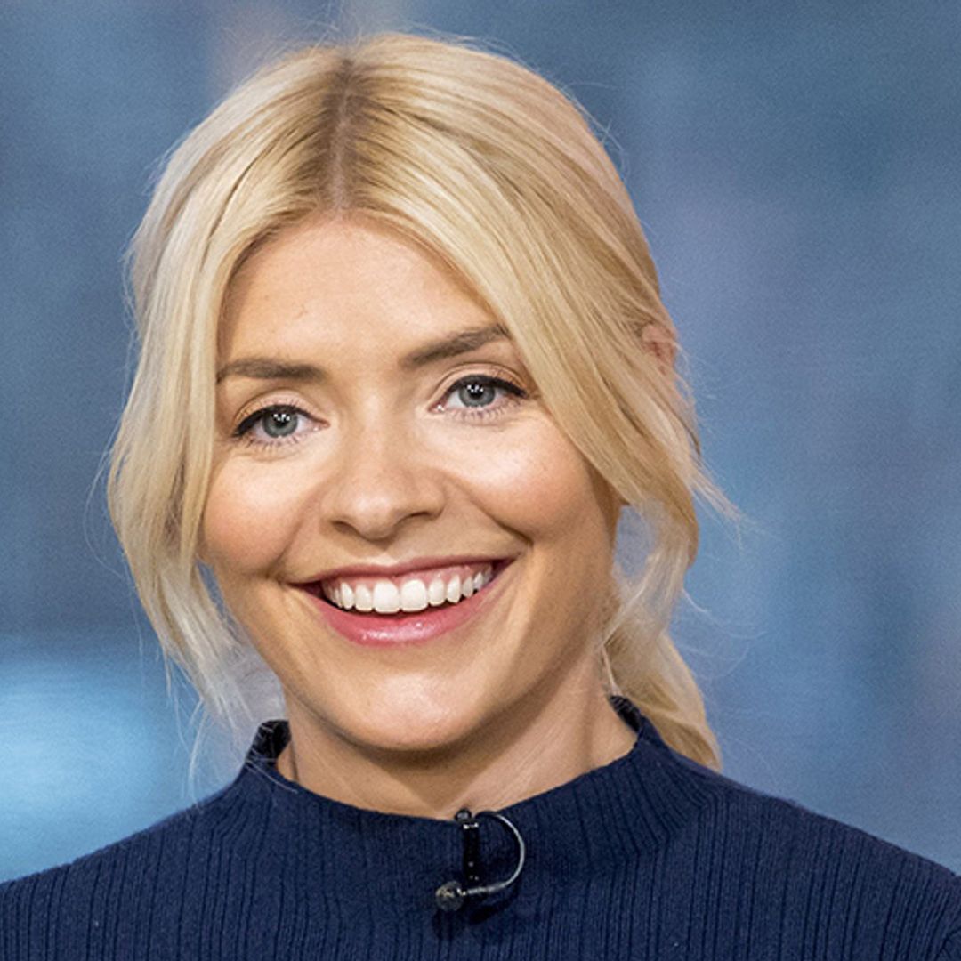Fans go wild for Holly Willoughby's latest outfit!