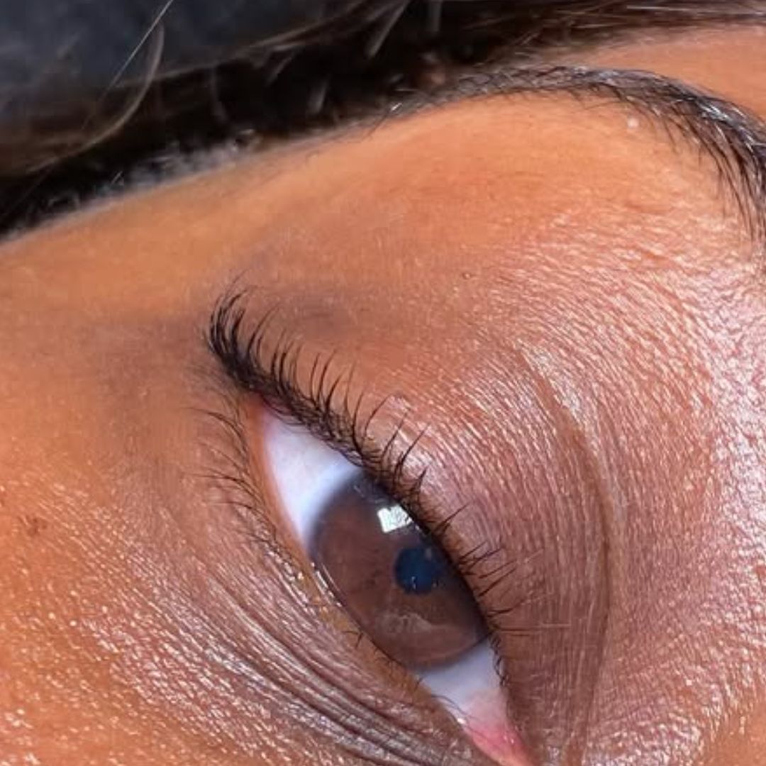 close up image of eyelashes 