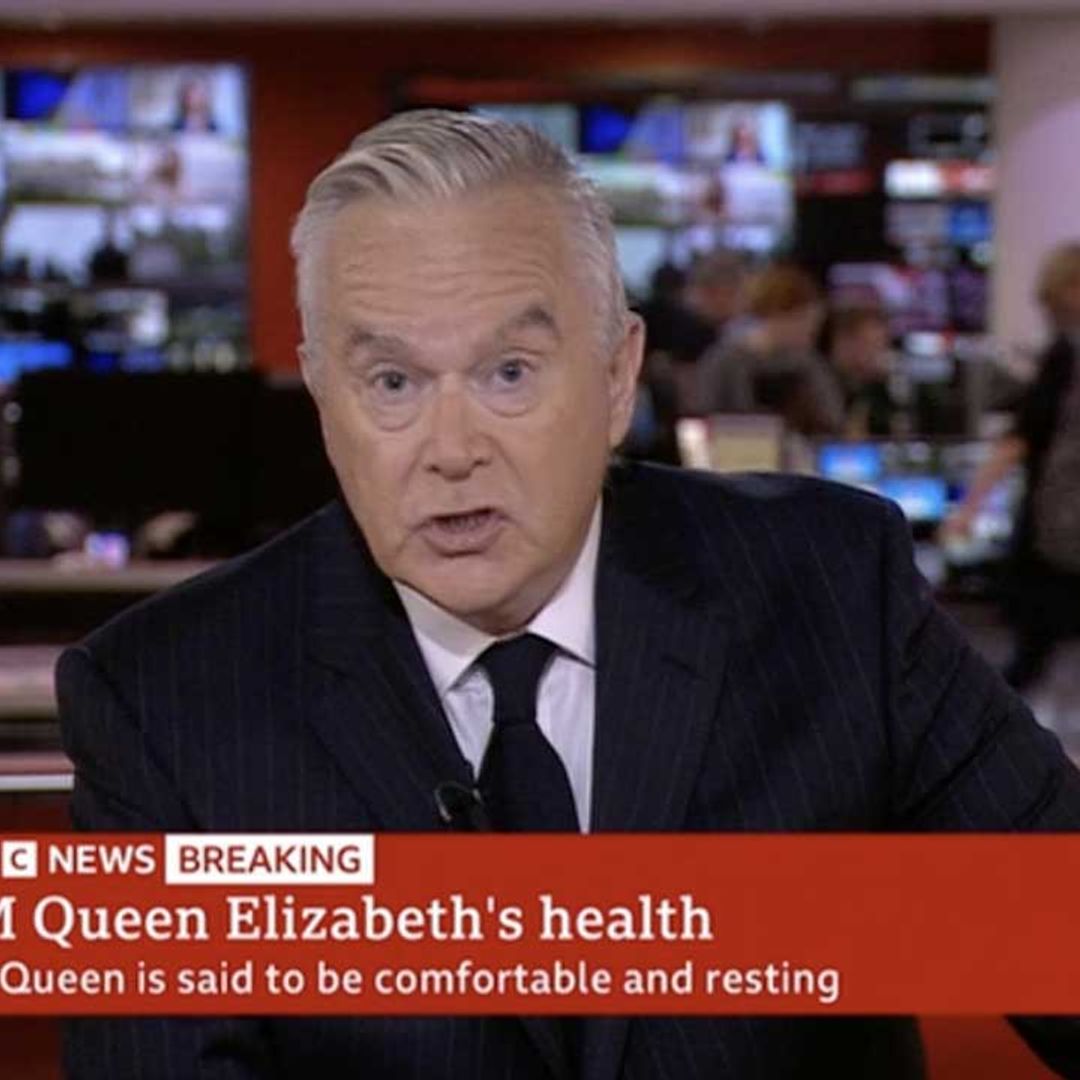 BBC presenter Huw Edwards dons ominous black tie amid the Queen's health concerns