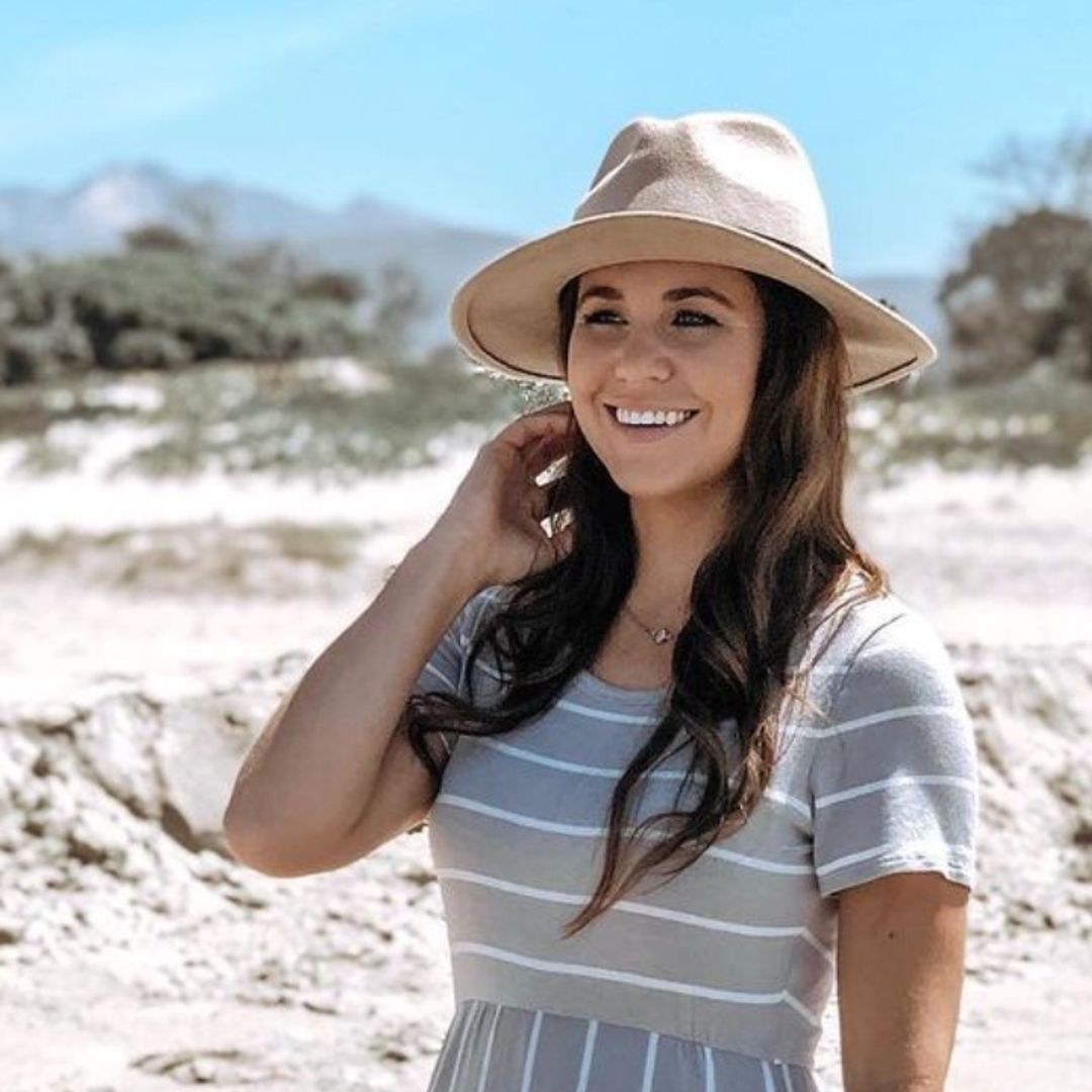 Jana Duggar's fashion style gets fans talking as she spends time with sister Jessa