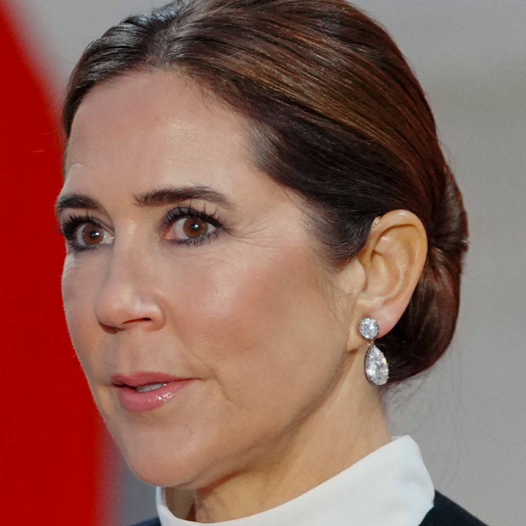 Queen Mary makes surprising outfit choice as she and King Frederik host leaders for palace dinner