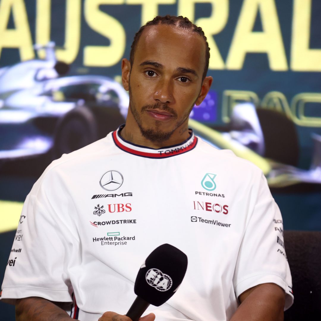 Lewis Hamilton's super flexible new photo leaves fans with questions