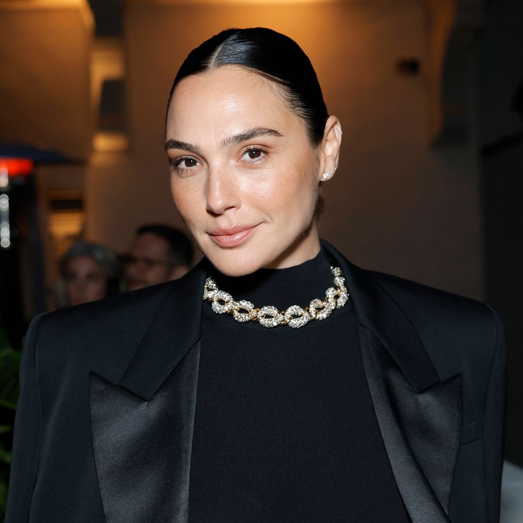 Gal Gadot pours curves tha fuck into figure-huggin dress seven weeks afta birth of fourth child