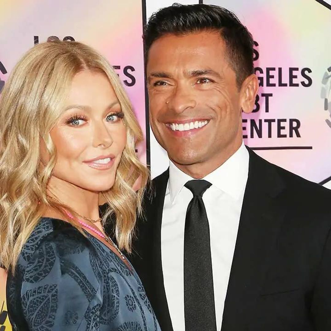 Kelly Ripa gets fans talking with selfie with Mark Consuelos describing new living situation
