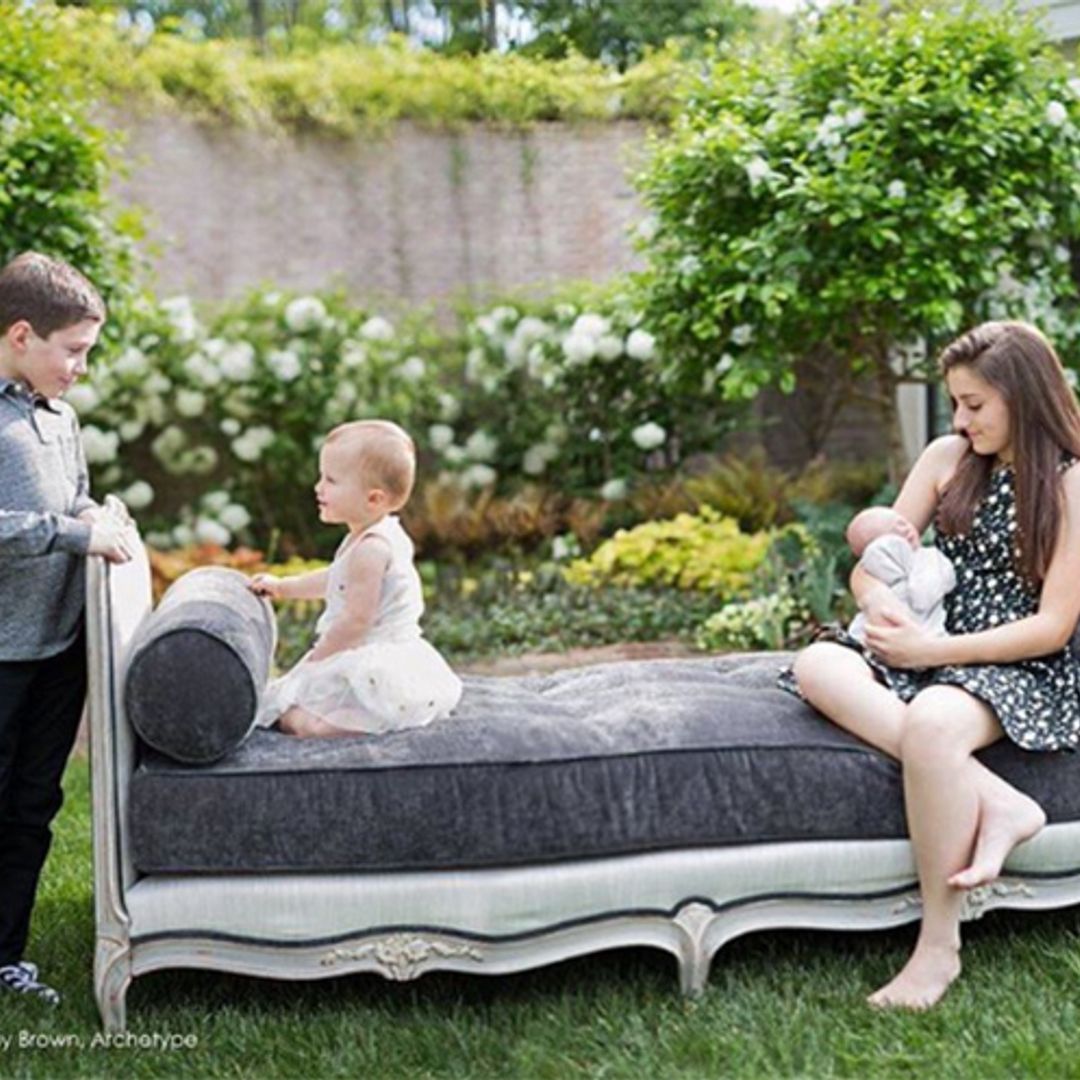 Kelly Clarkson shares adorable new family photo