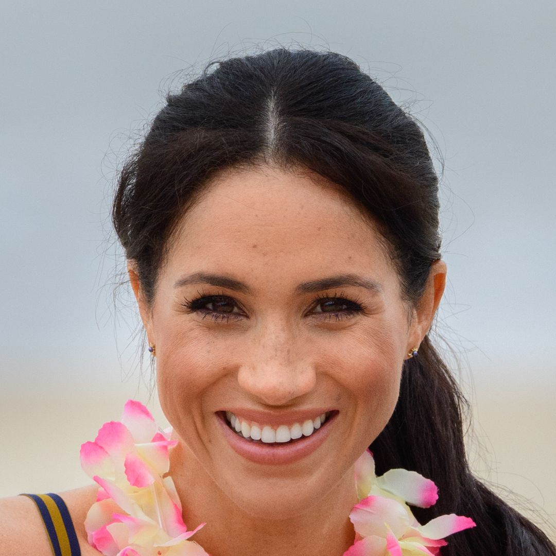 Meghan Markle rocks leg-lengthening mini shorts in stunning beach photo