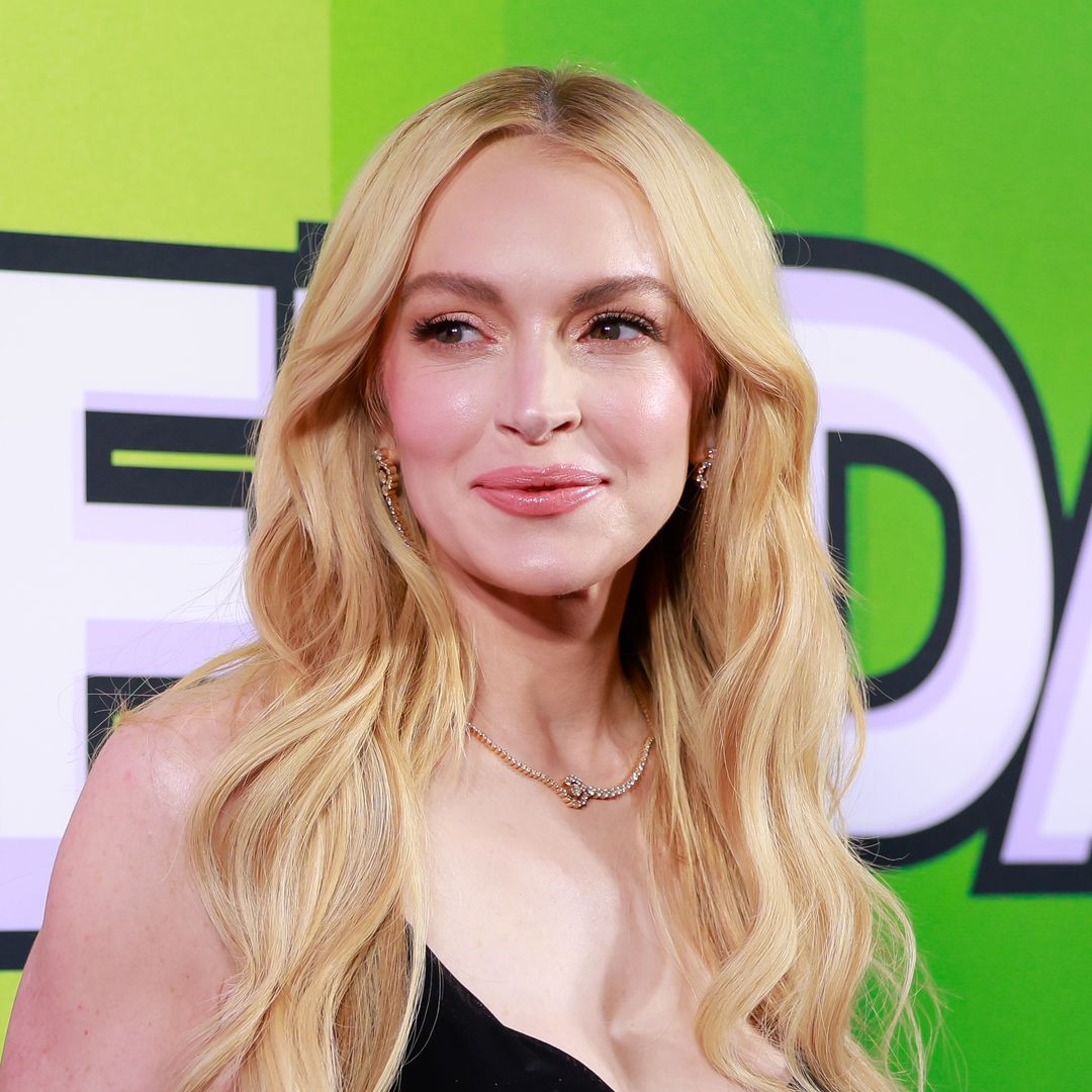 Lindsay Lohan showcases toned figure in new workout photo