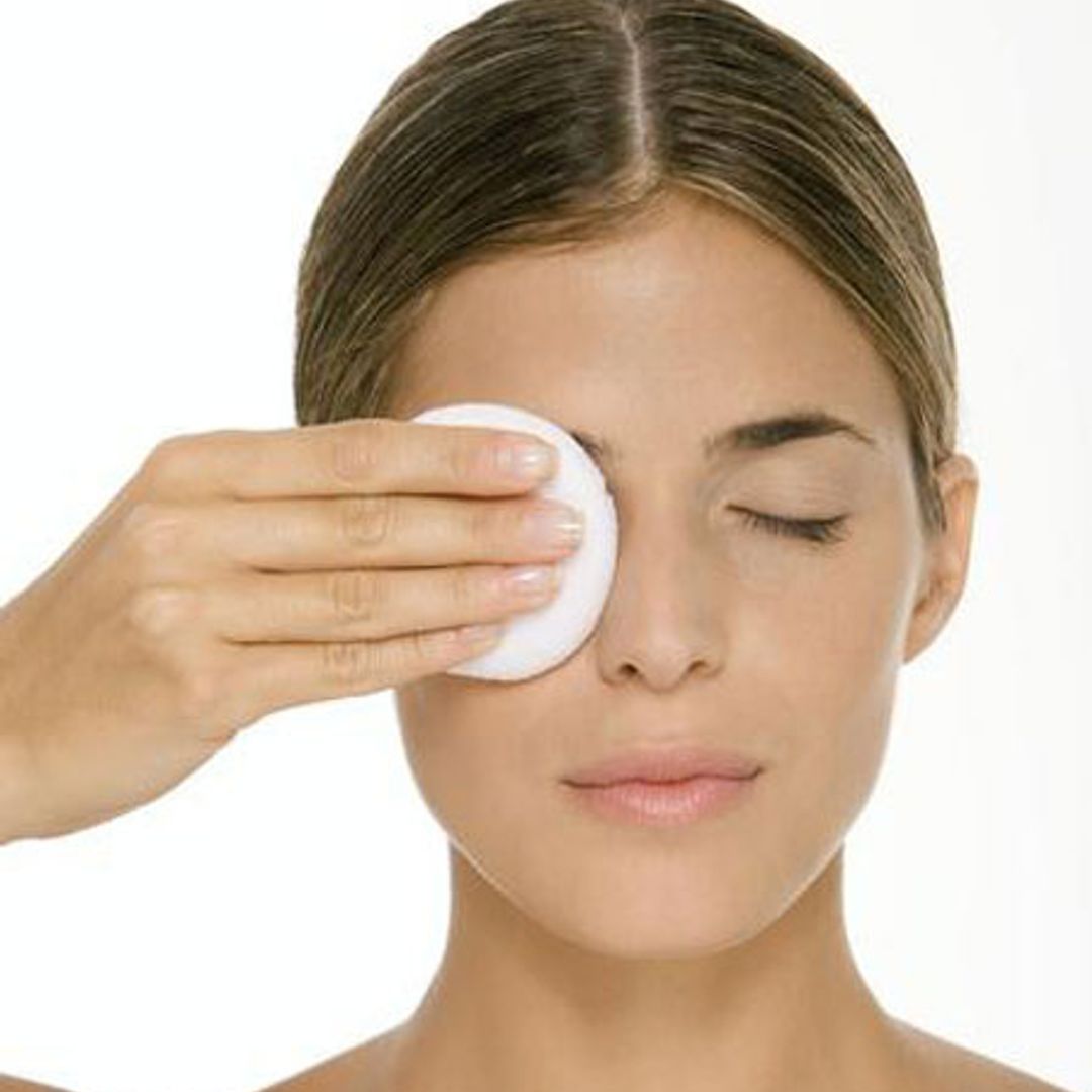 Key beauty tips for effective eye make up removal