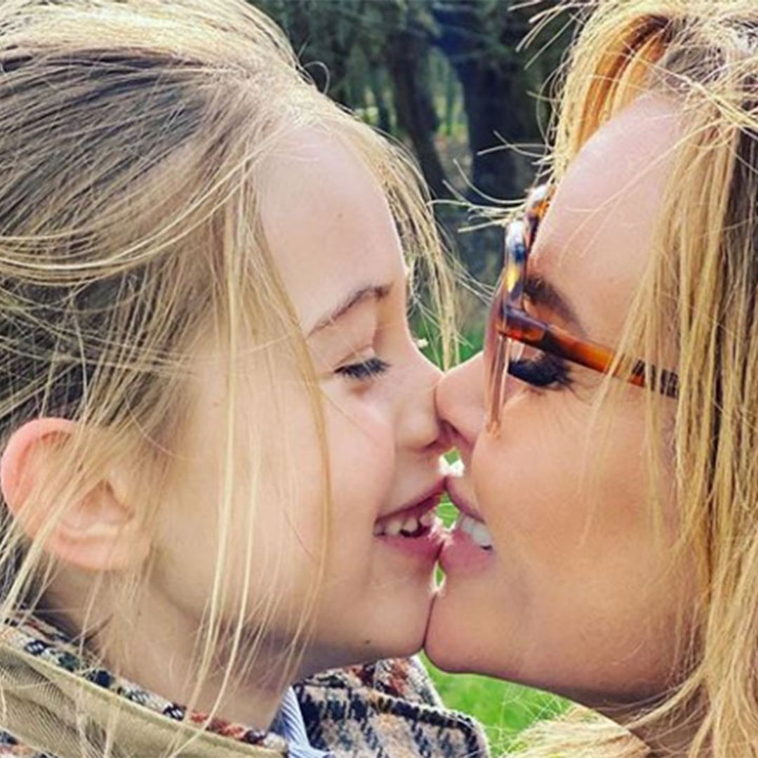 Amanda Holden twins with lookalike daughter Hollie in new Easter photo