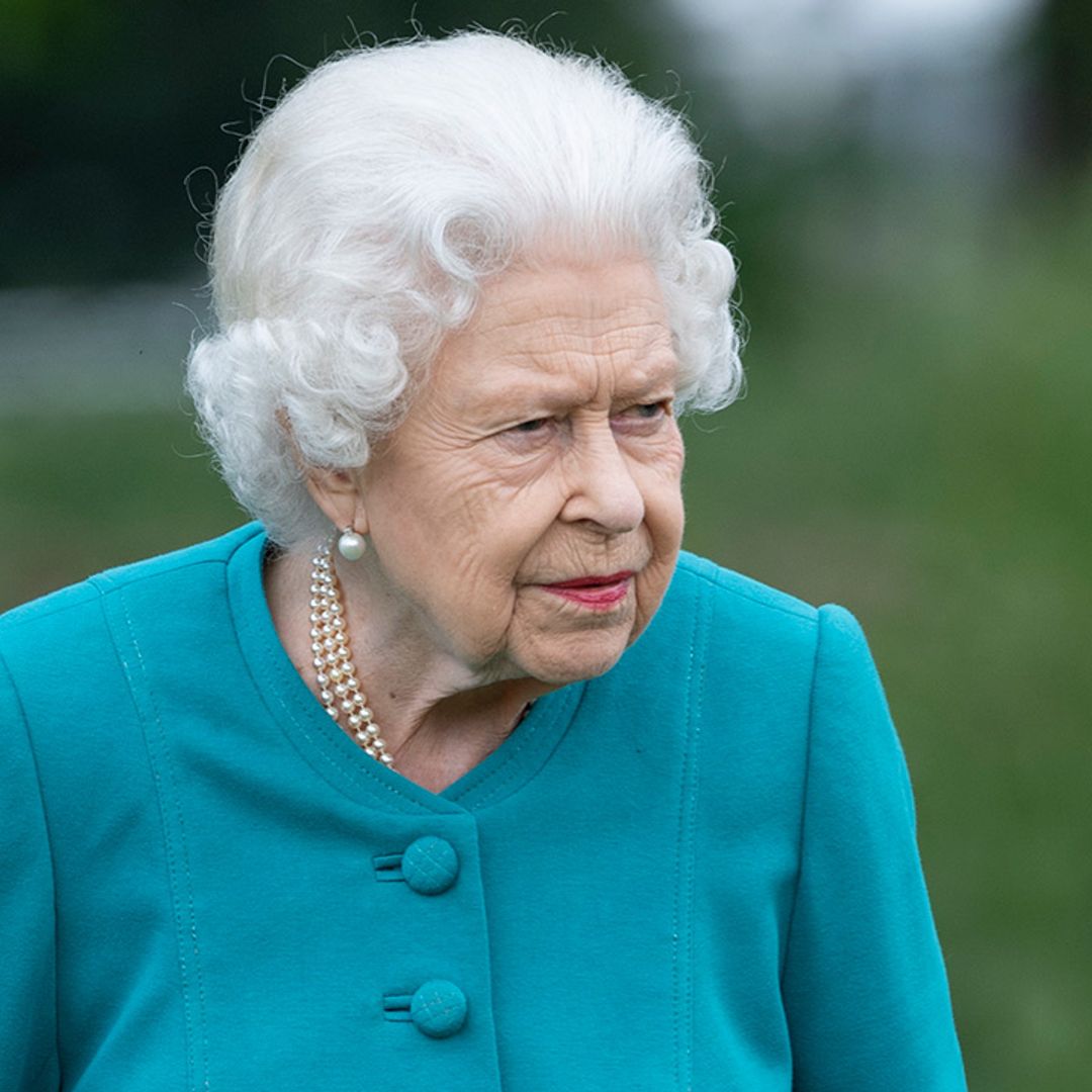 Here's what the inscription on the Queen's resting place now reads