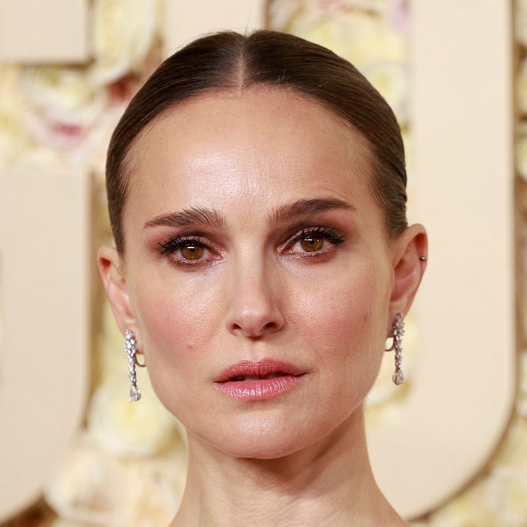 Natalie Portman with slick middle-parted hair and smoky eye at the Golden Globes 