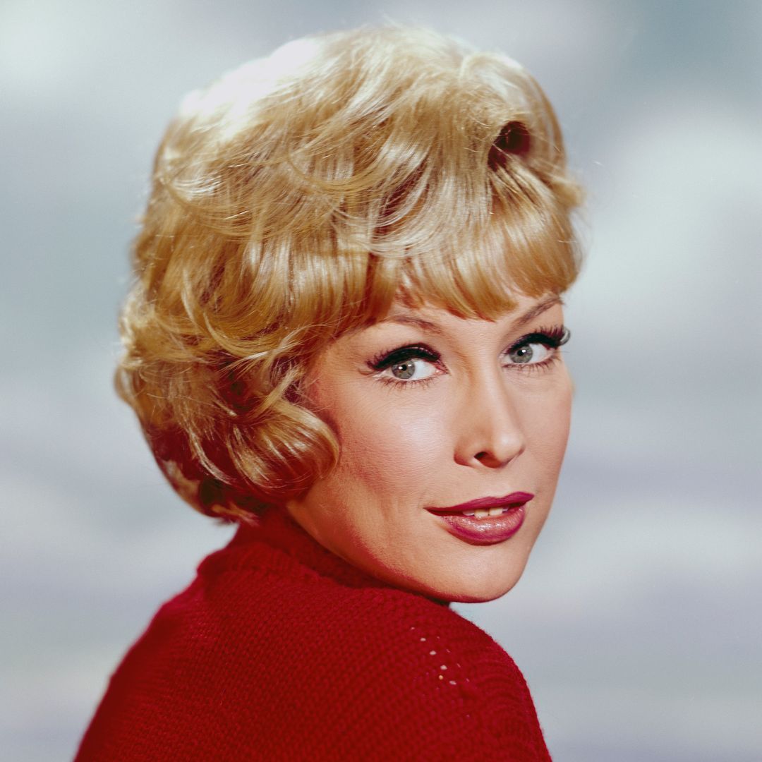 '60s sitcom star wows fans with ageless appearance as she turns 94