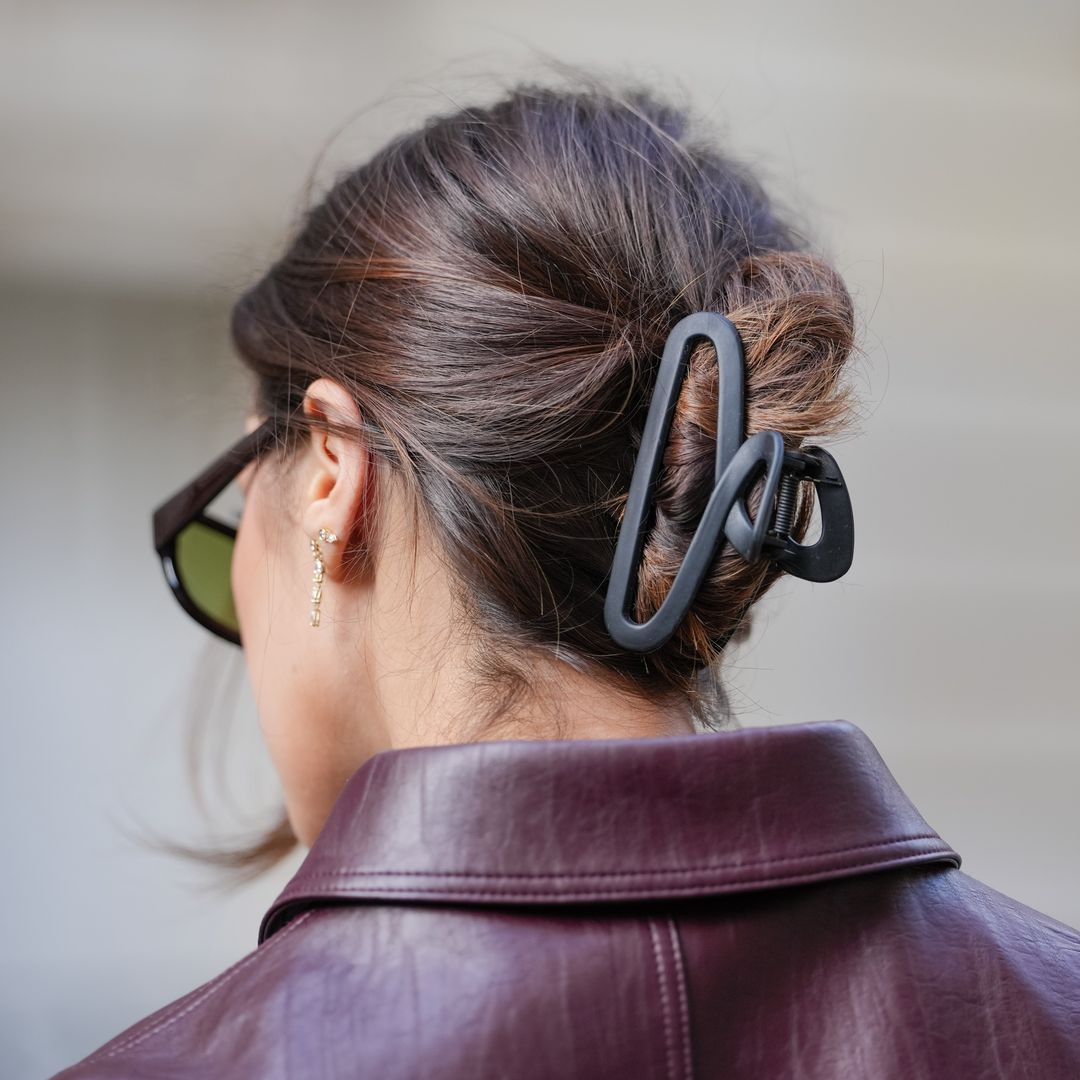 easy office hairstyles updo with claw clip.j