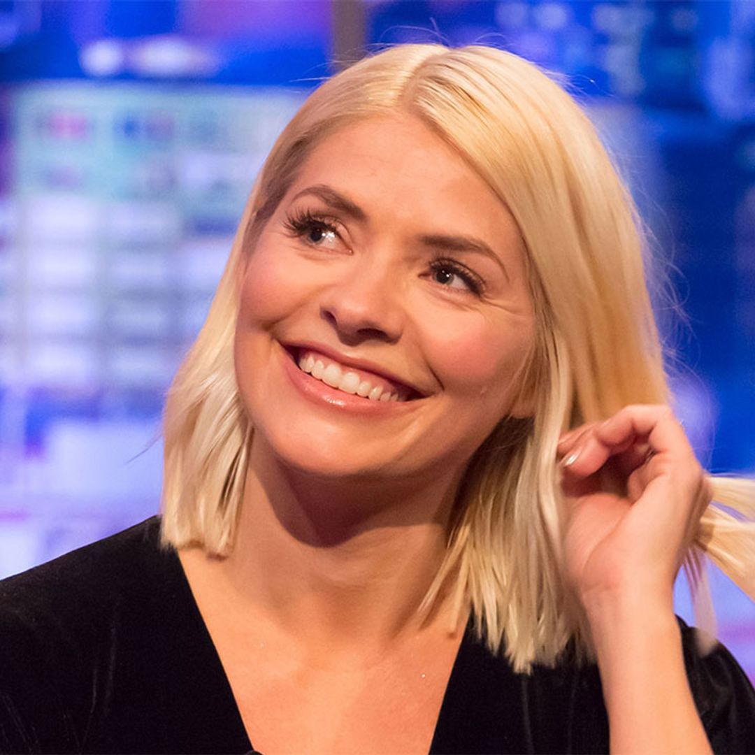 Holly Willoughby stuns in the black velvet dress you always wanted on Jonathan Ross