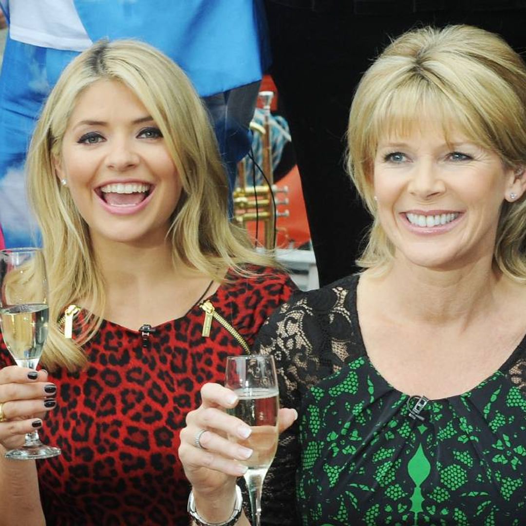 Fans can't believe how much Holly Willoughby looks like Ruth Langsford in unearthed photo