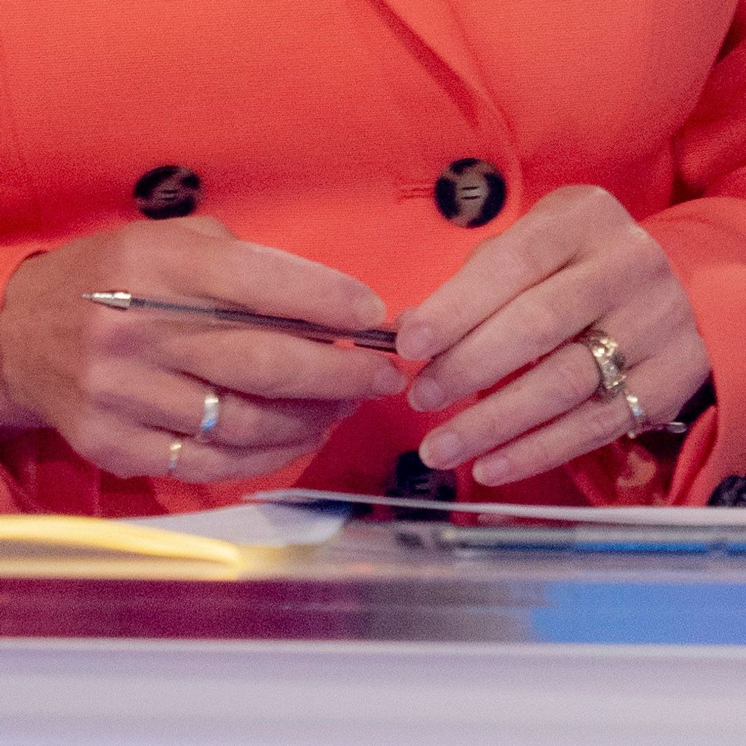 Kaye wears rings on her left hand despite never getting married
