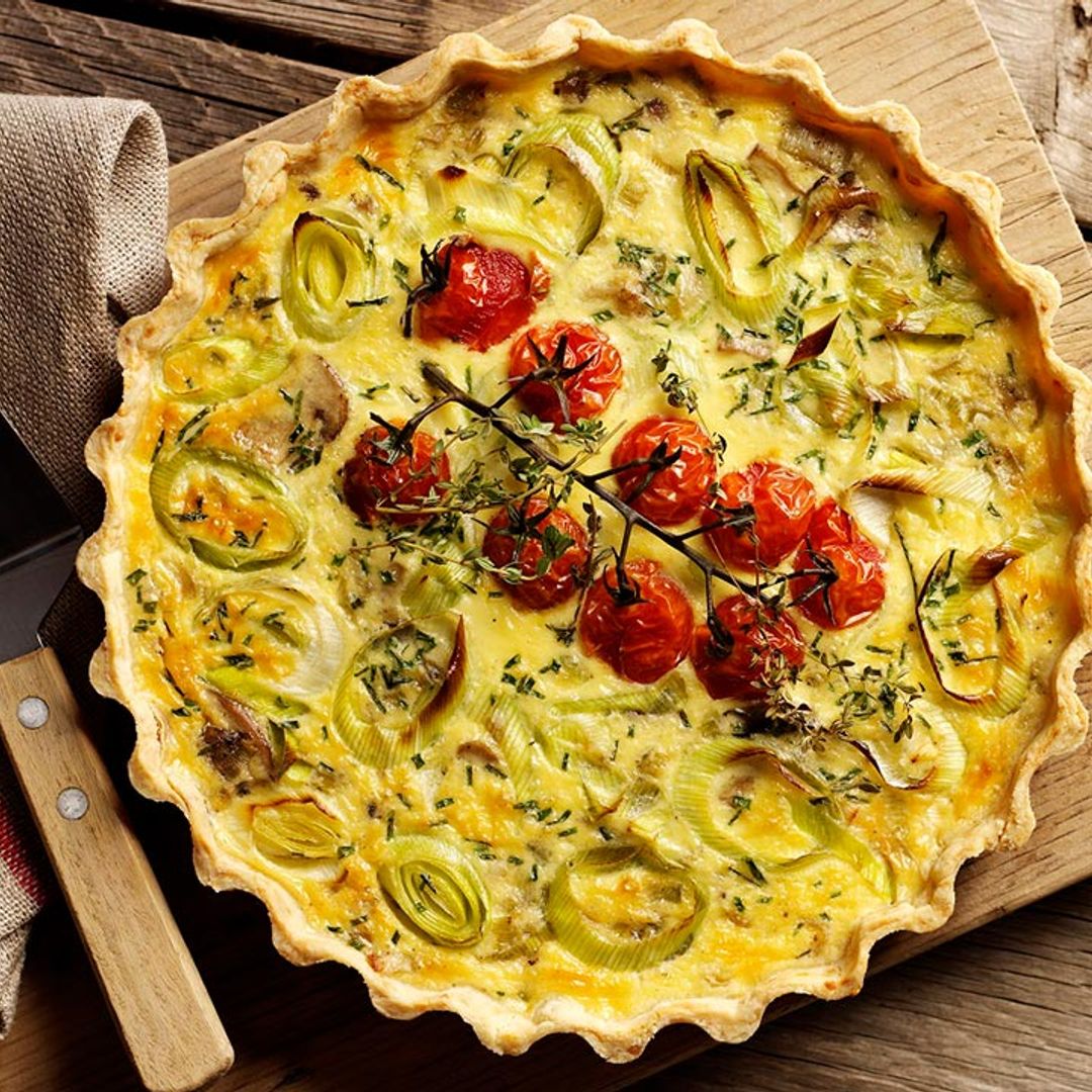 You need to try this leek, mushroom and oven-roasted tomato quiche - the perfect vegetarian quiche recipe for autumn!