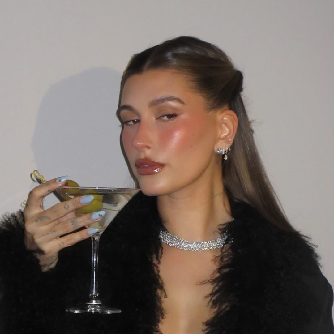 Hailey Bieber turns 28: see her bold birthday look