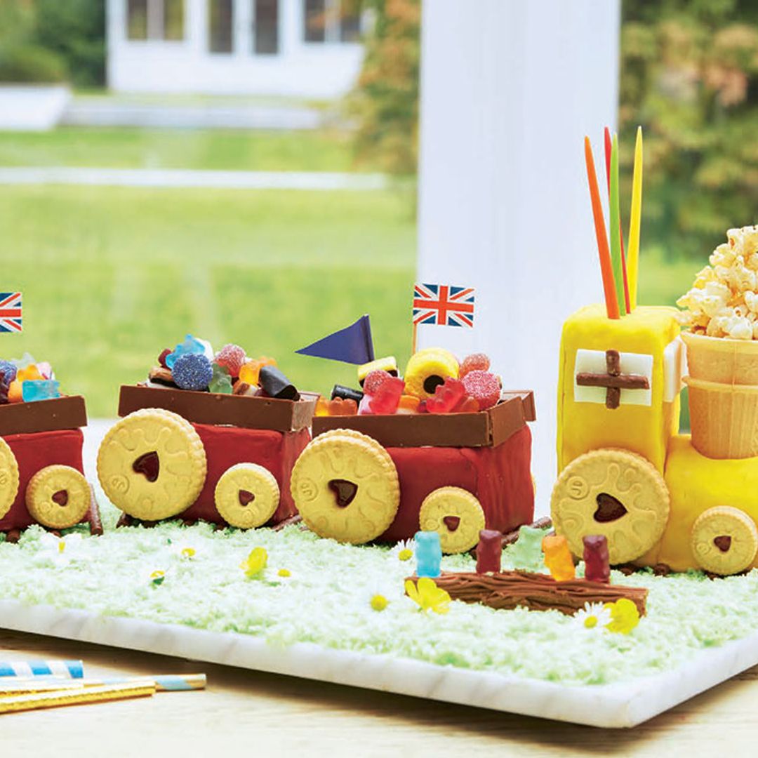 How to make a train cake for your child's birthday and win major mum points!