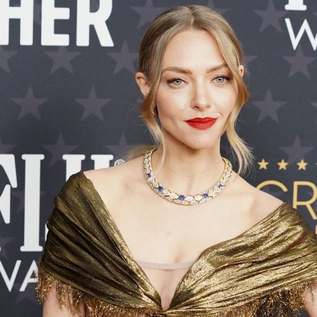 Amanda Seyfried nailed the gilded glamour at the Critics Choice Awards as she’s caught texting