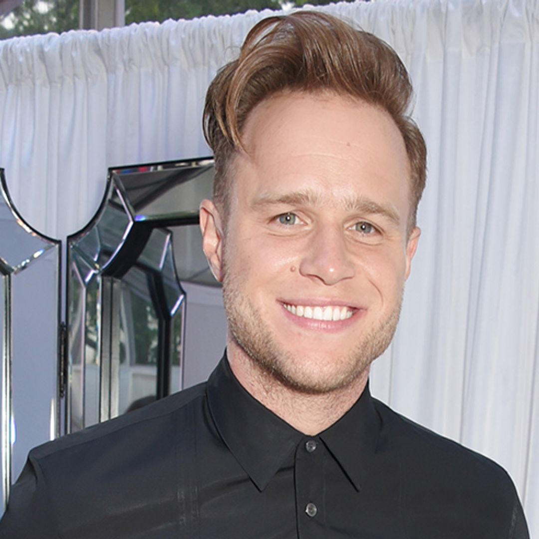 Olly Murs shares Twitter photo as he is 'finally reunited with twin'
