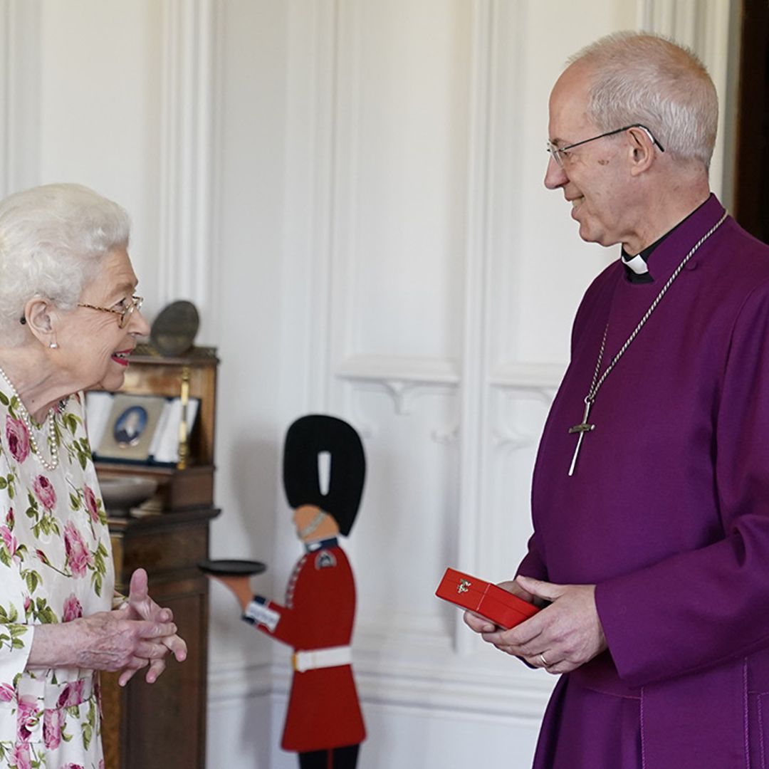 The Queen shows off new look as she receives special honour