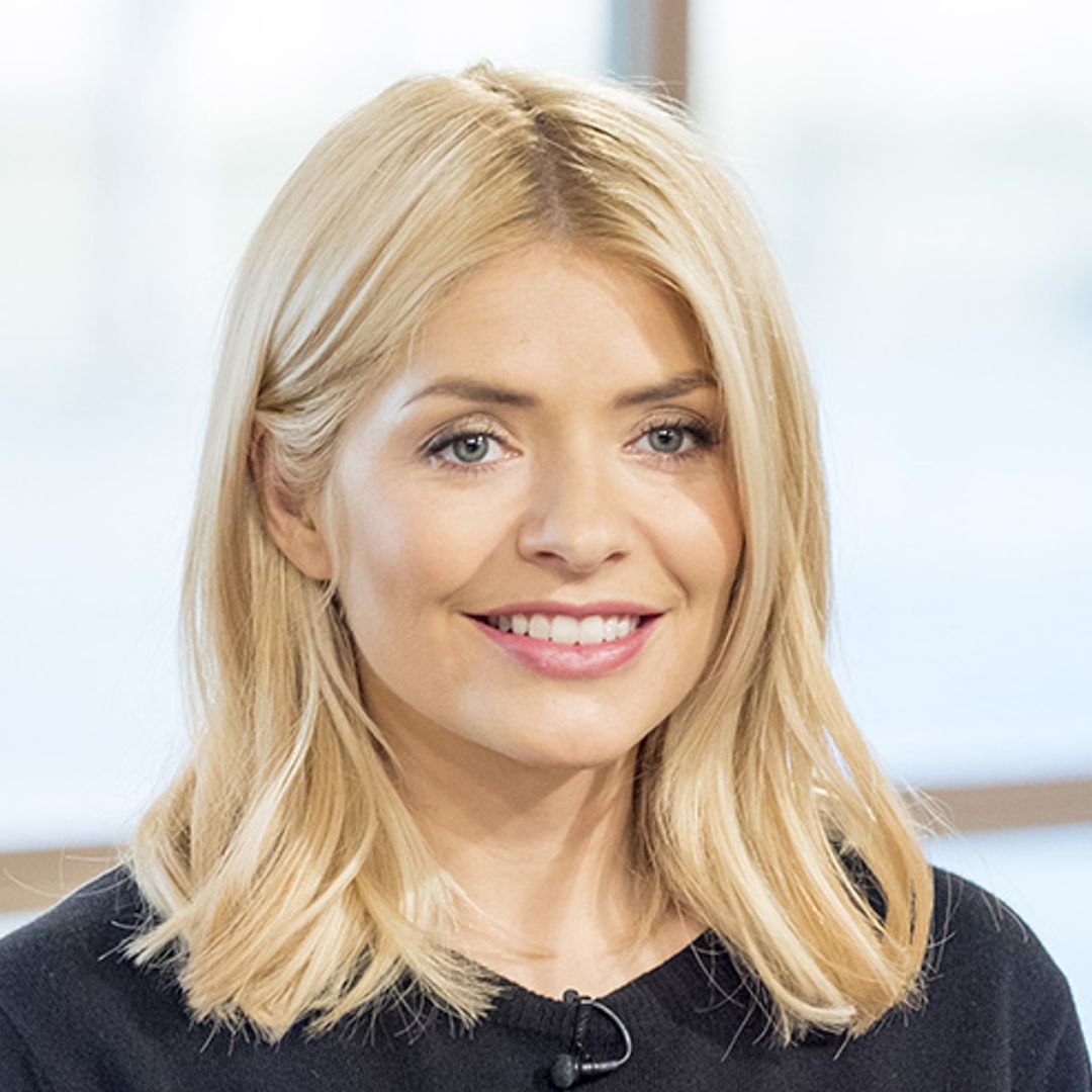 Holly Willoughby nails office chic in latest stunning outfit