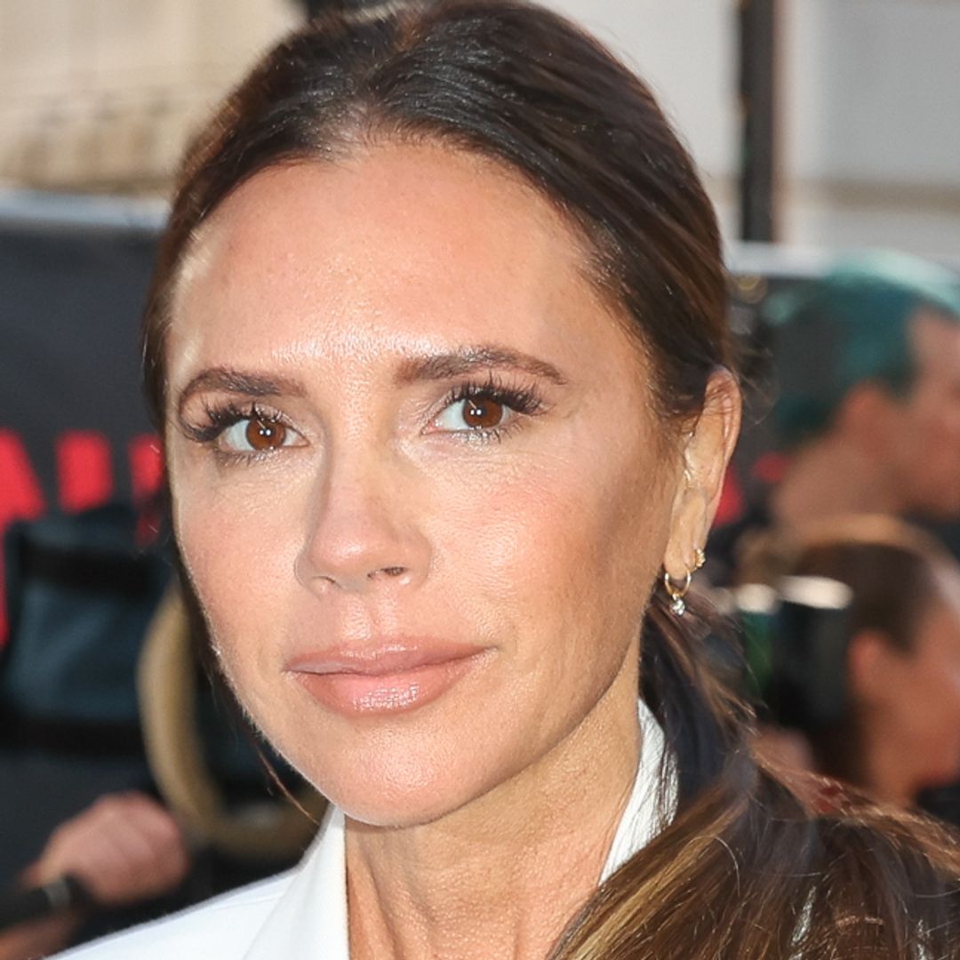 Victoria Beckham’s tiny new ponytail makes her look like Audrey Hepburn