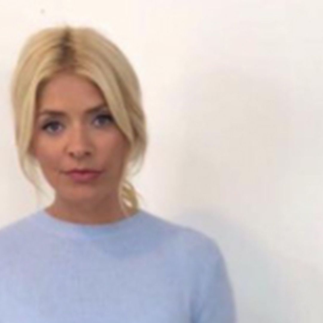 Holly Willoughby wows in sexy £345 leather mini skirt!