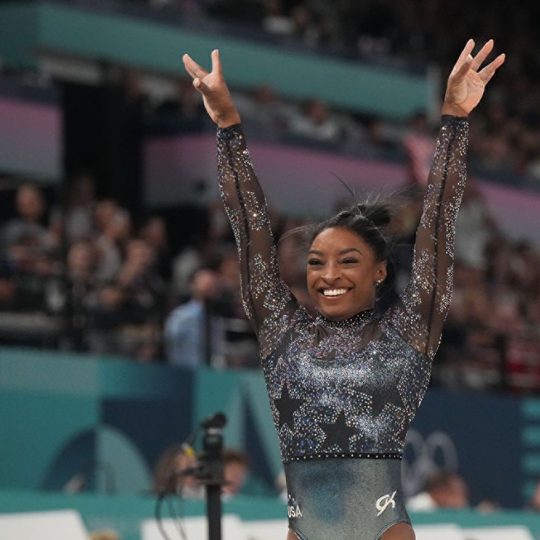 Simone Biles' emotional response as husband Jonathan Owens makes announcement