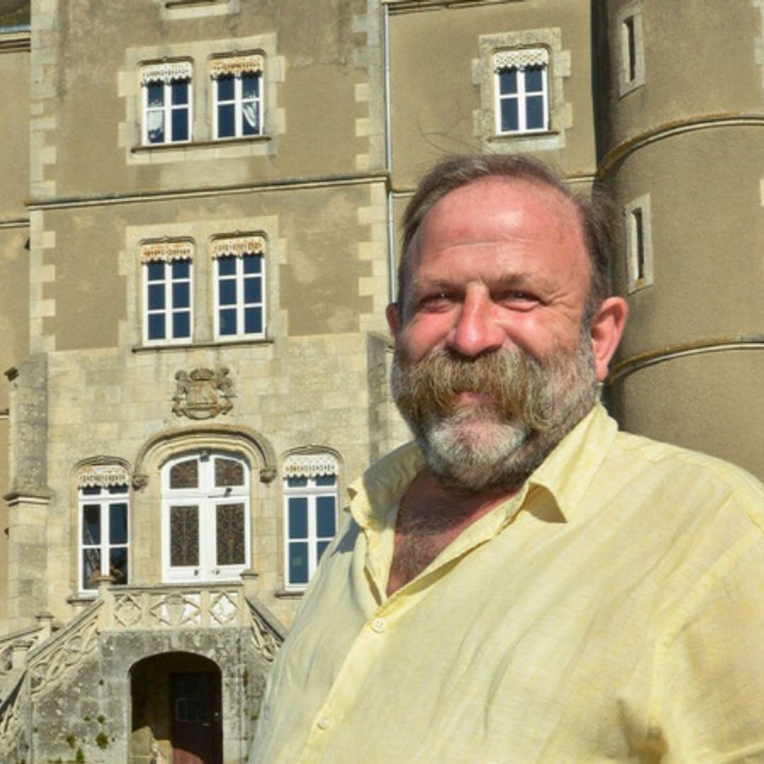 Escape to the Chateau's Dick Strawbridge shows support for eldest daughter in latest post 
