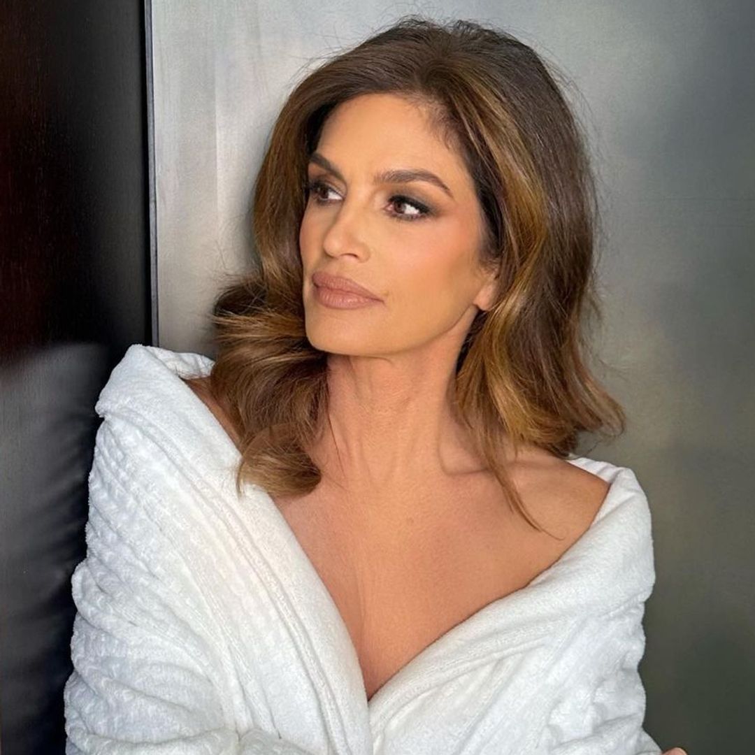 Cindy Crawford Poses In Trench Coat 'First Photo Dump Of, 58 OFF