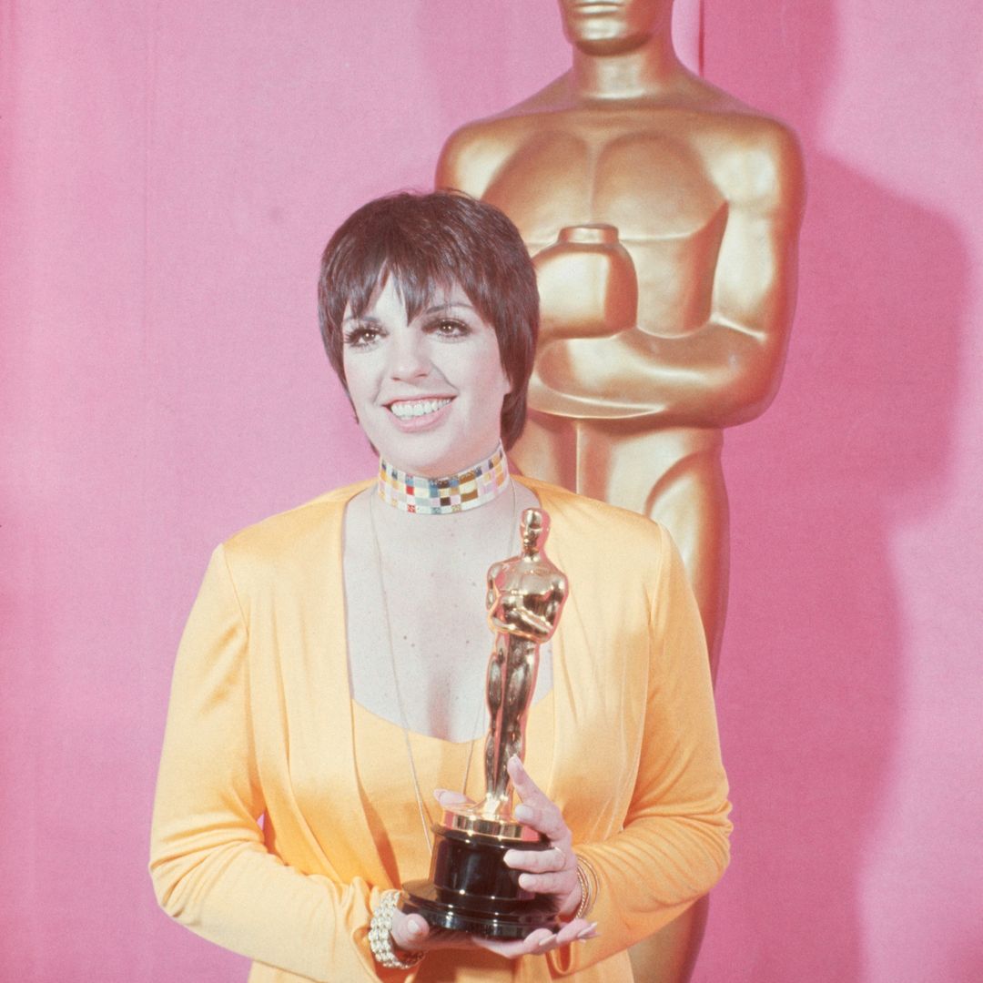 3/27/1973-Hollywood, CA- Liza Minnelli holds Oscar she won as "Best Actress of 1972" for "Cabaret" at the Academy Awards Ceremony here.