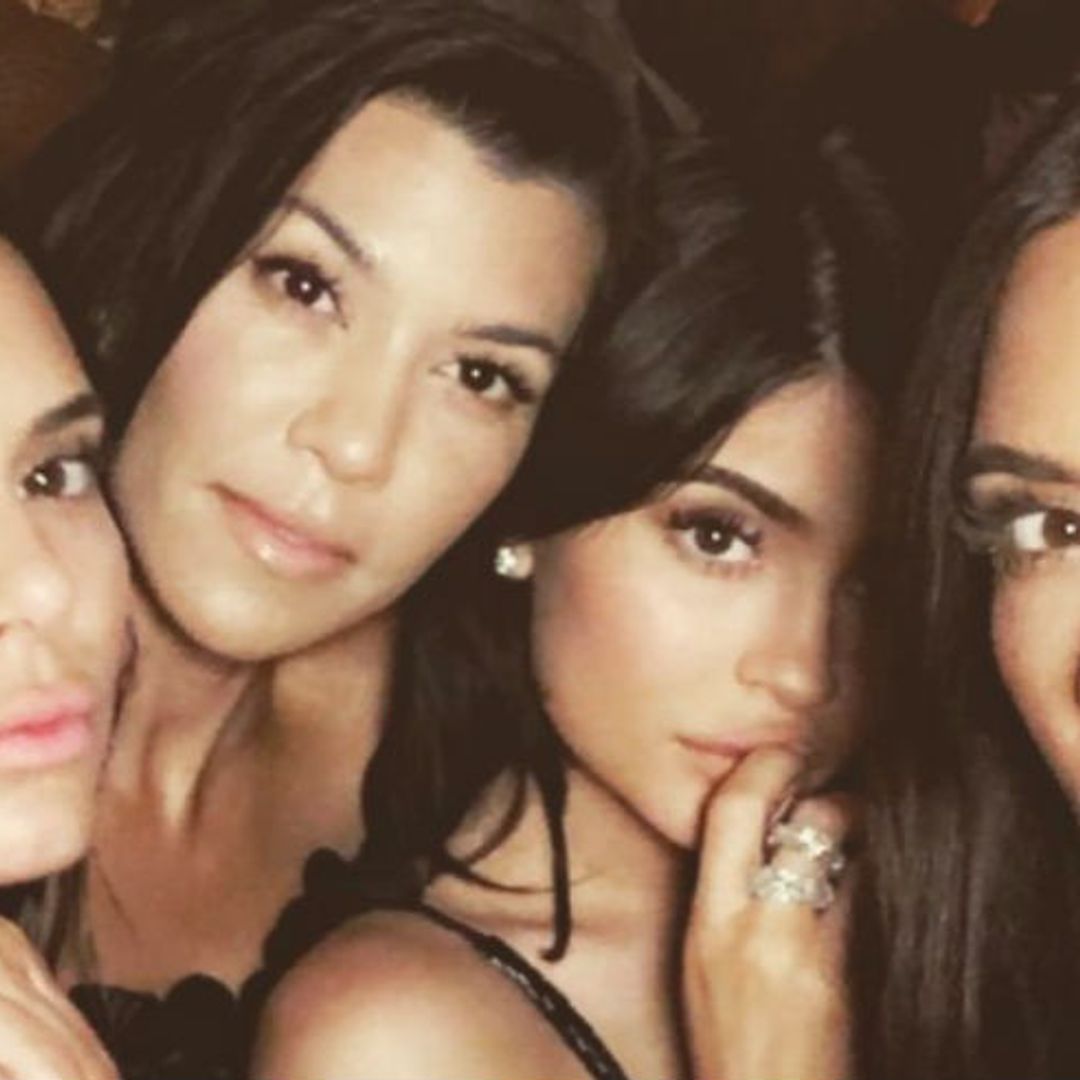 The Kardashian and Jenner sisters showcase their natural beauty in Kim’s Instagram selfie