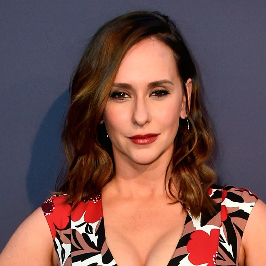 Jennifer Love Hewitt pays emotional tribute to late mother