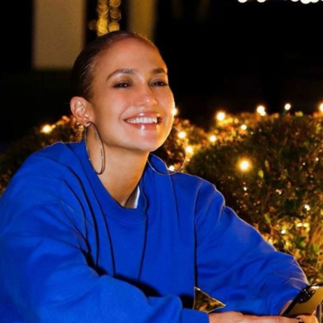Jennifer Lopez works up a sweat before Christmas – and wait until you see what she takes to the gym