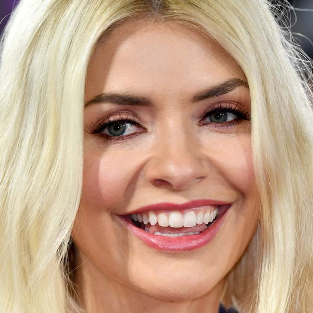 Holly Willoughby dazzles This Morning fans in the ultimate summery mini dress