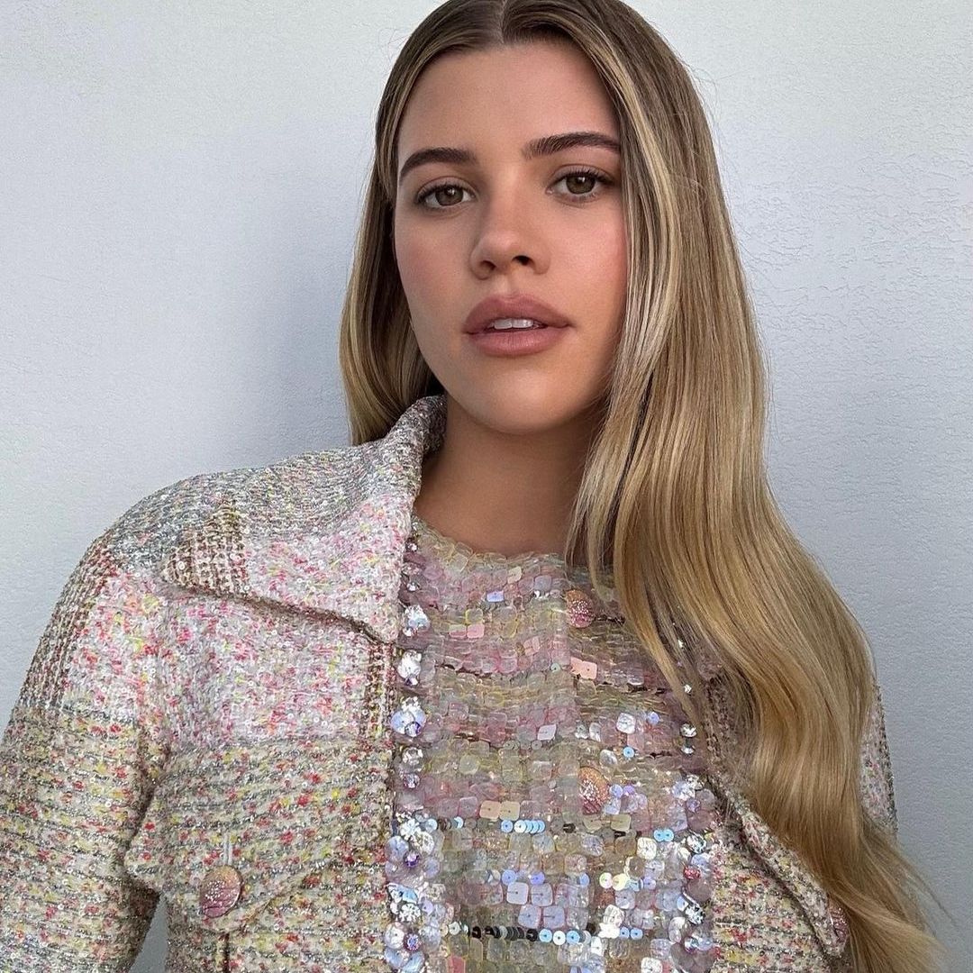 Sofia Richie just made “jeans and a tweed blazer” 2023’s coolest outfit combo