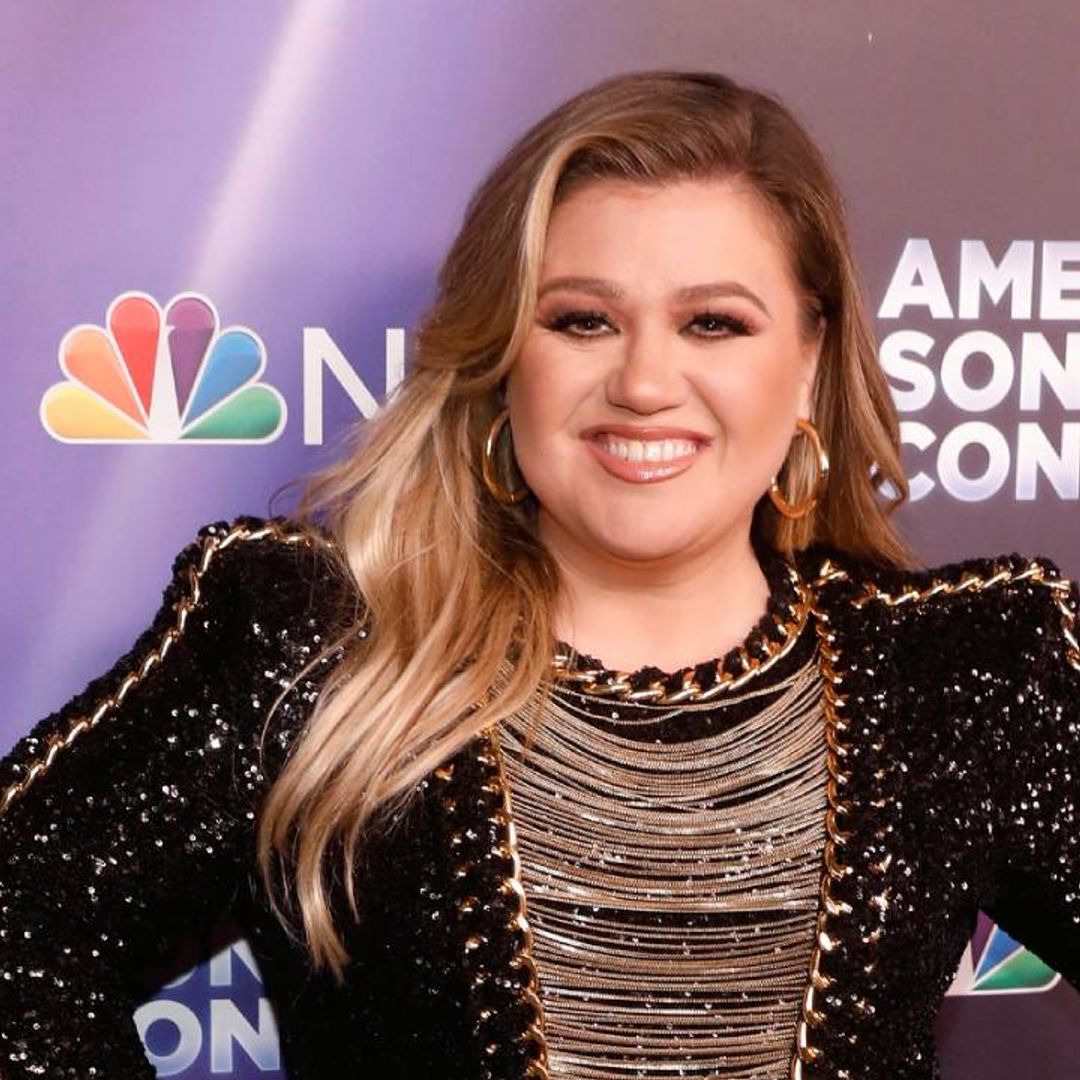 Kelly Clarkson teases new addition to the family as she welcomes surprise appearance to her show