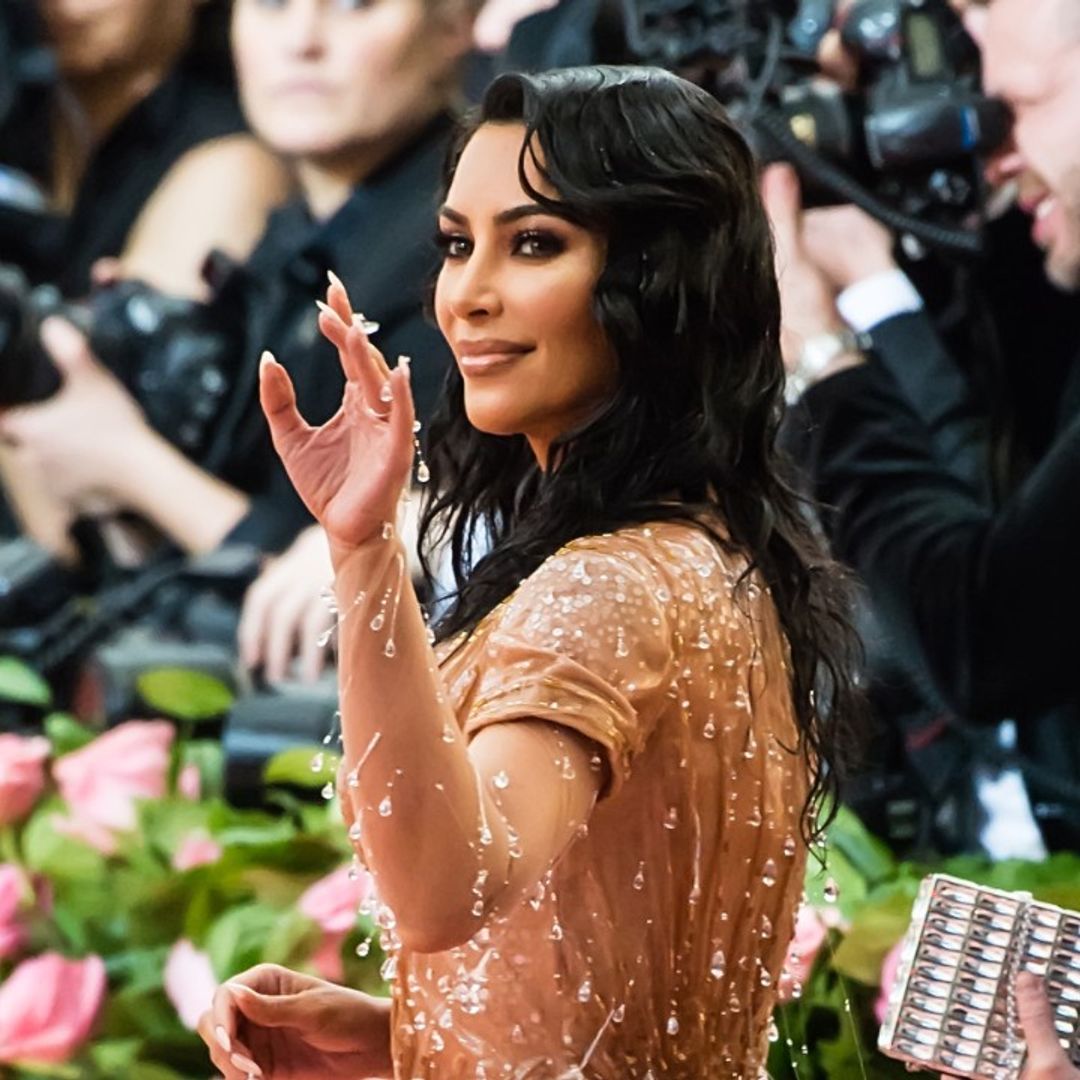 Kim Kardashian praised for posting makeup-free photo – check it out