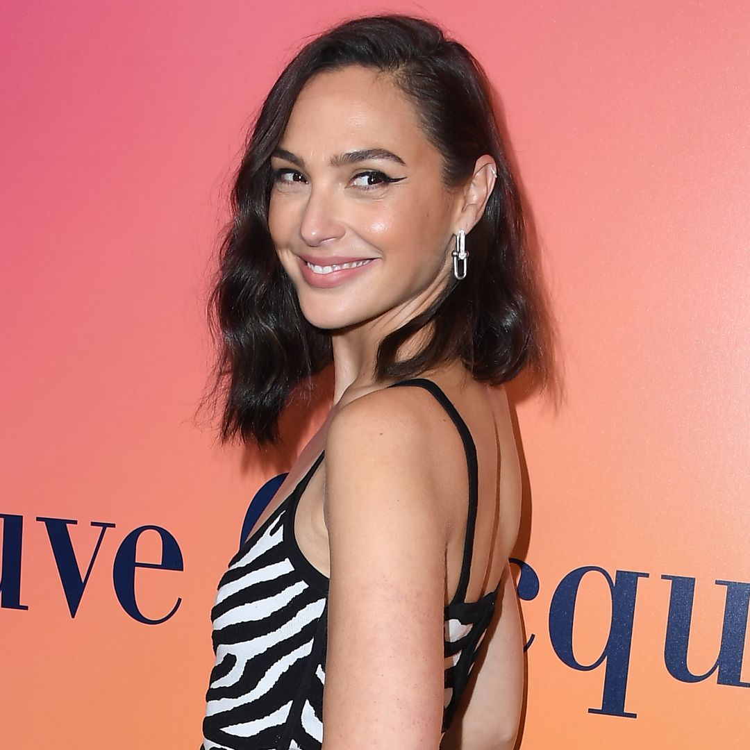 Gal Gadot bares her abs in energetic video from bed