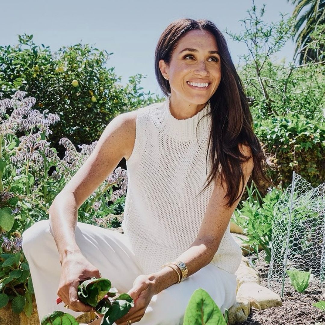 Meghan Markle relives her waitressing days in angelic outfit