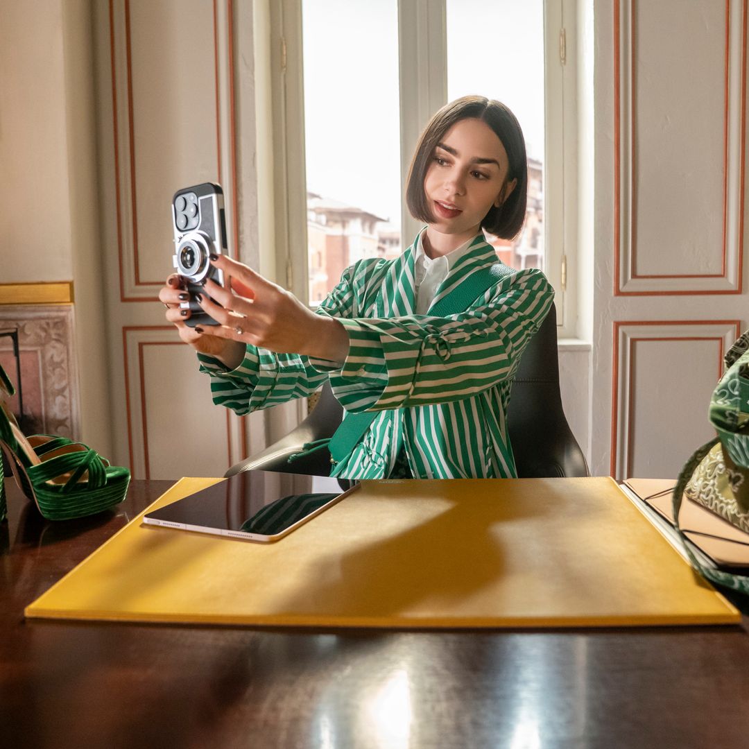 Emily in Paris Lilly Collins 