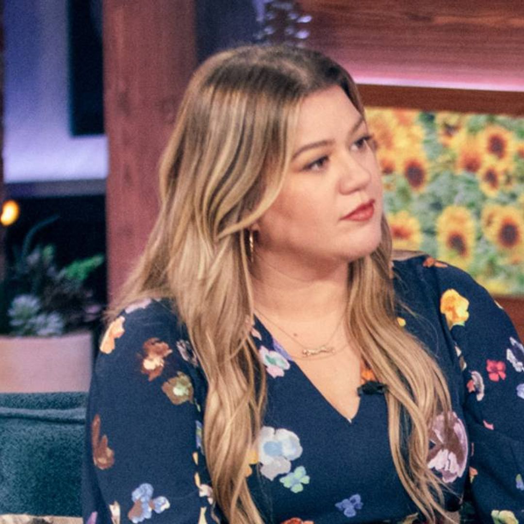 Kelly Clarkson makes surprising confession about marriage amid emotional discussion with Kaley Cuoco