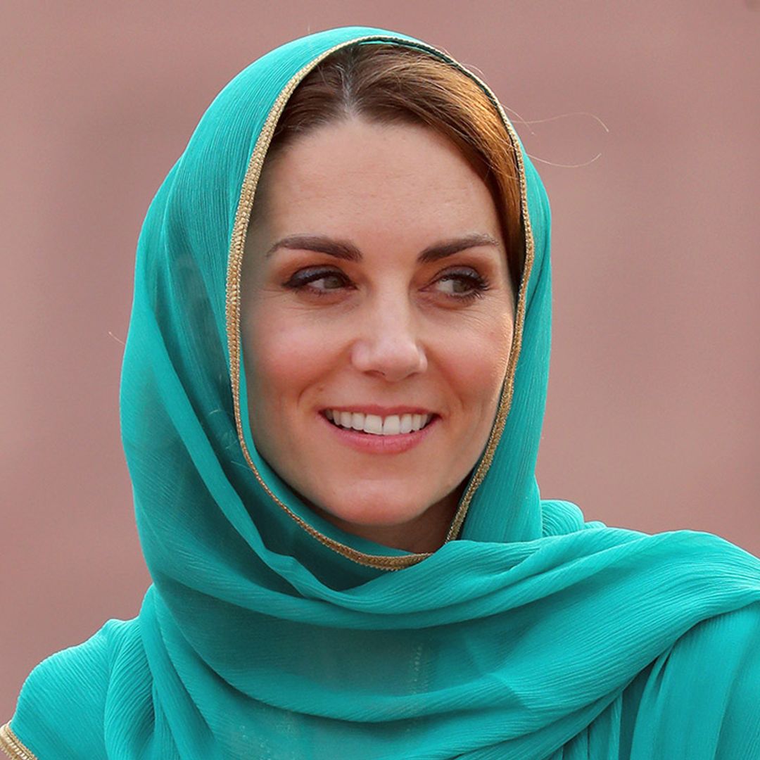 Kate Middleton stuns royal fans in turquoise headscarf at Badshahi Mosque