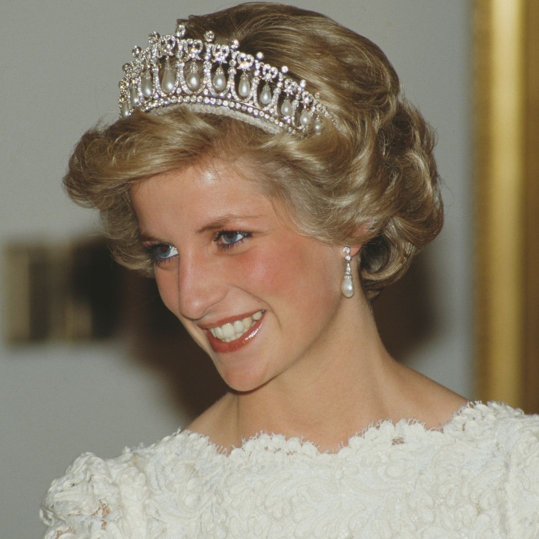Princess Diana is luscious in lace in Princess Kate-style wedding dress and royal bridal tiara in unearthed photos