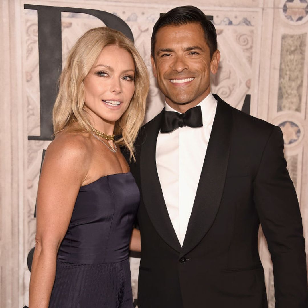 David Muir weighs in on Kelly Ripa and Mark Consuelos' new photo with cheeky comment