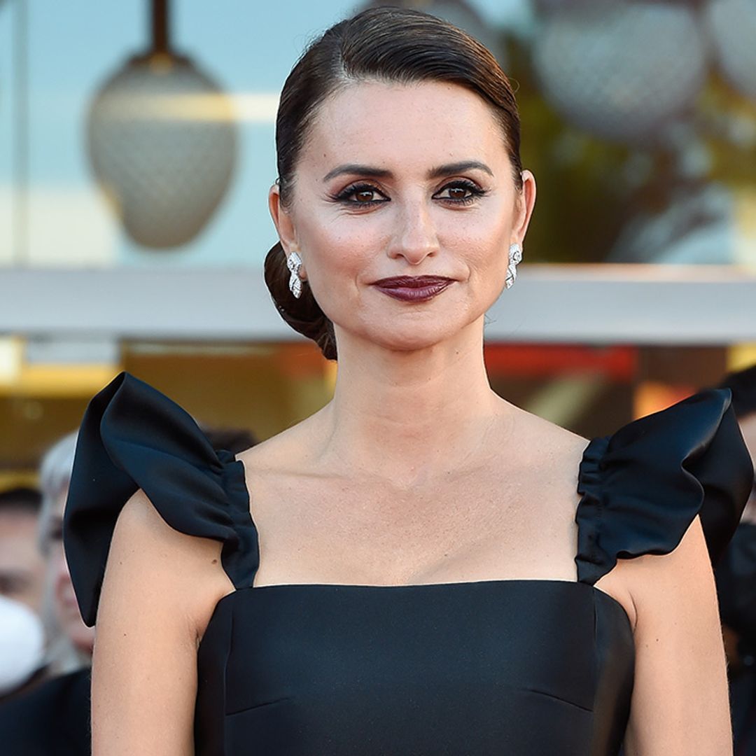 Penelope Cruz steals the show in jaw-dropping pink ensemble